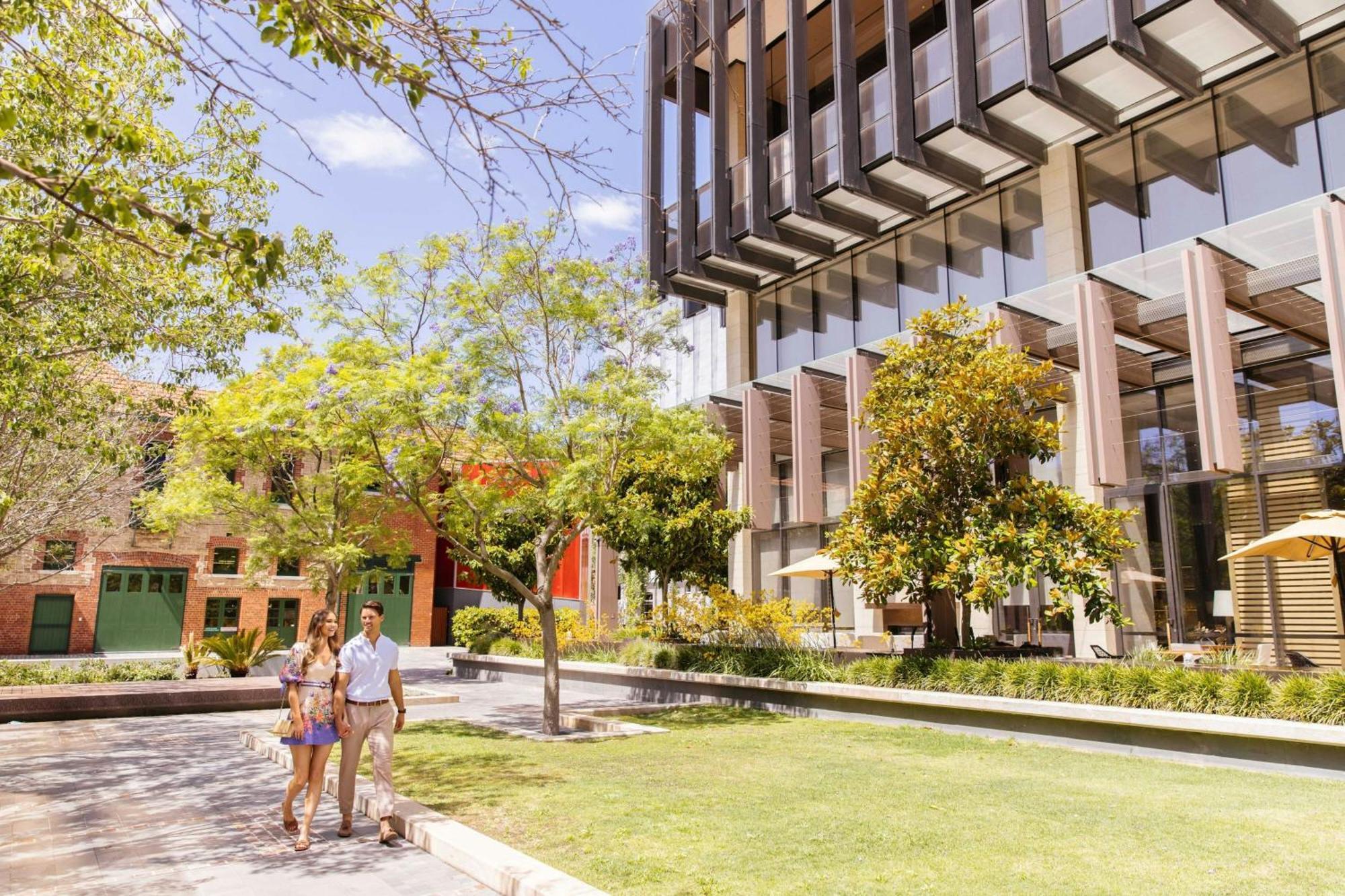 The Westin Perth Hotel Exterior foto The new building of the University of South Australia's City Campus