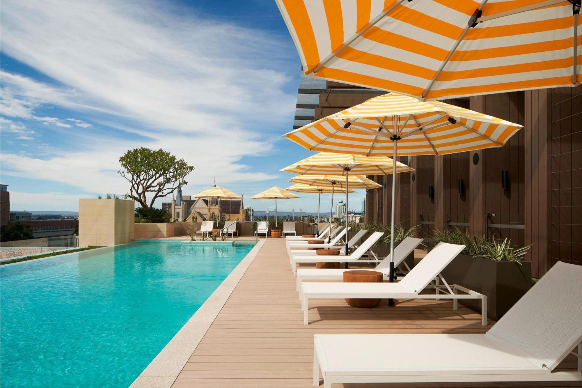 The Westin Perth Hotel Exterior foto The rooftop pool at The Standard, East Village